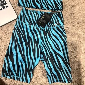 BRAND NEW ZEBRA NIKE PRO SET